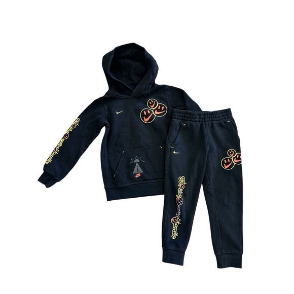 Nike Go the Extra Smile Fleece Sweat Set Black Size Small 4-5 Years - Picture 1 of 4